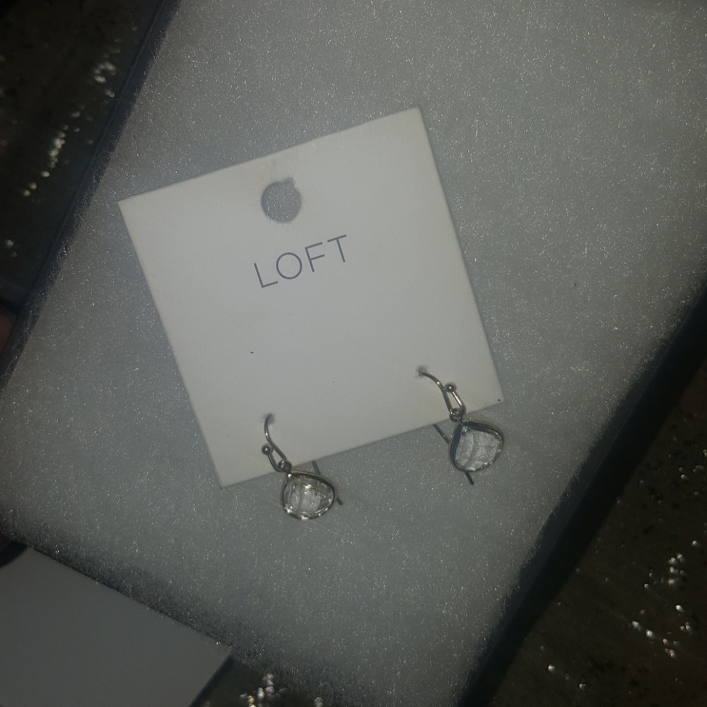 Jewelry - Picture 3 of 4
